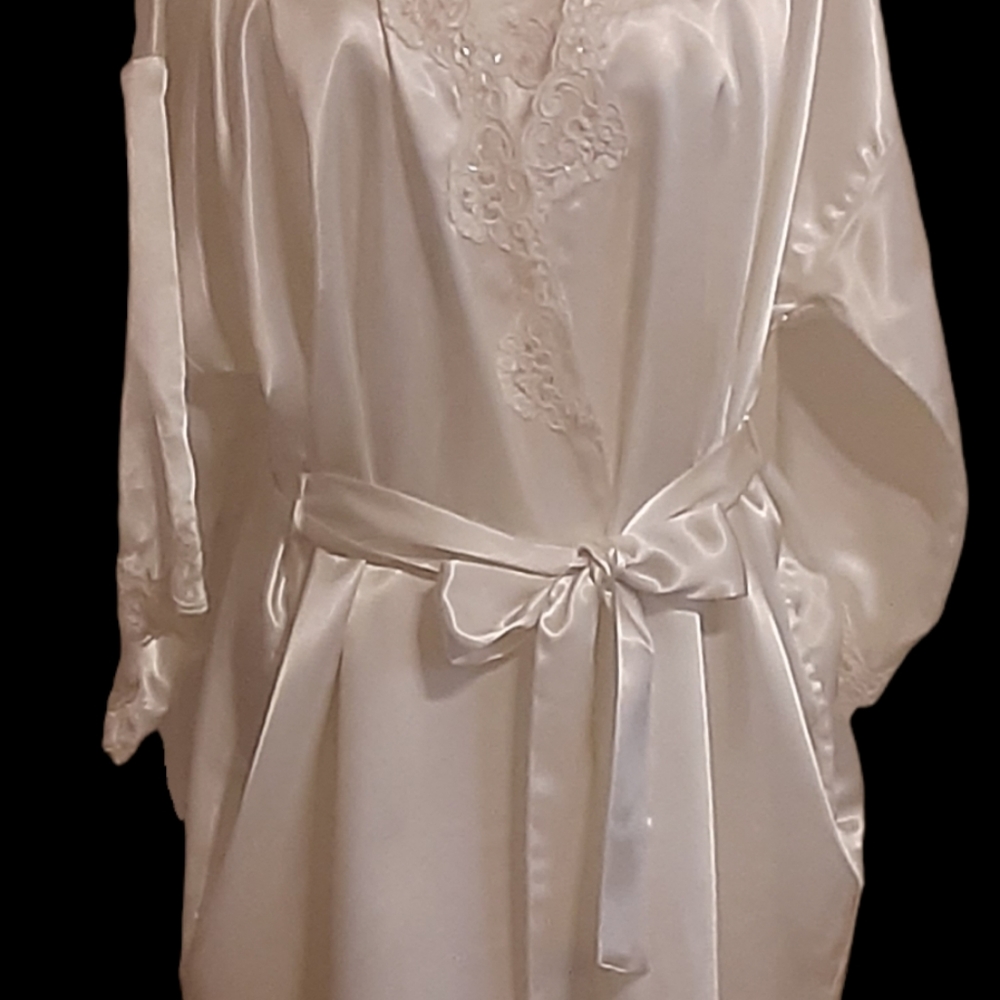 VICTORIA SECRET GORGEOUS GOWN
